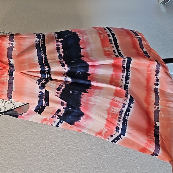 Halston - Striped Flowy Lava Blossom Halter Blouse - Picture 9 of 11